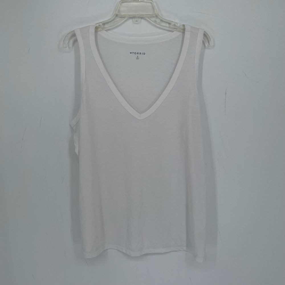 Torrid Women's White V-Neck Sleeveless Relaxed Layering Tank Top Plus Size 2 2X